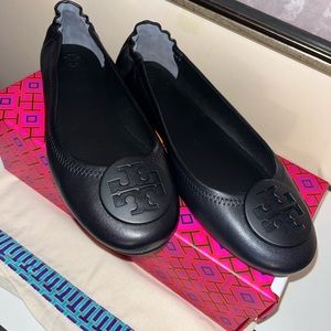 ***NIB*** Tory Burch Minnie flats. Sz. 8.5 Black Originally $225